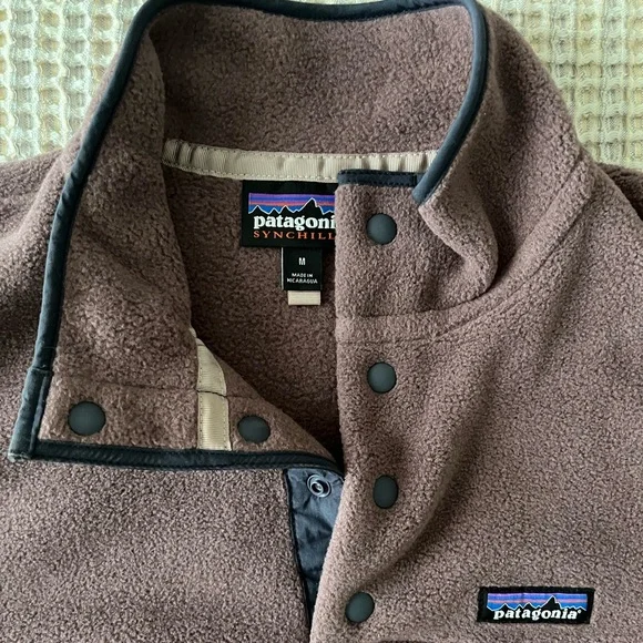 SOLD!!!! Women’s Patagonia Synchilla® Snap-T® Pullover - Picture 2 of 3